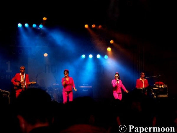 Papermoon live on stage